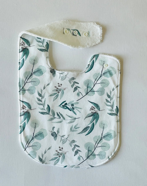 LITTLE WARRIOR & CO ORGANIC COTTON FEEDING BIB - EUCALYPTUS BREEZE