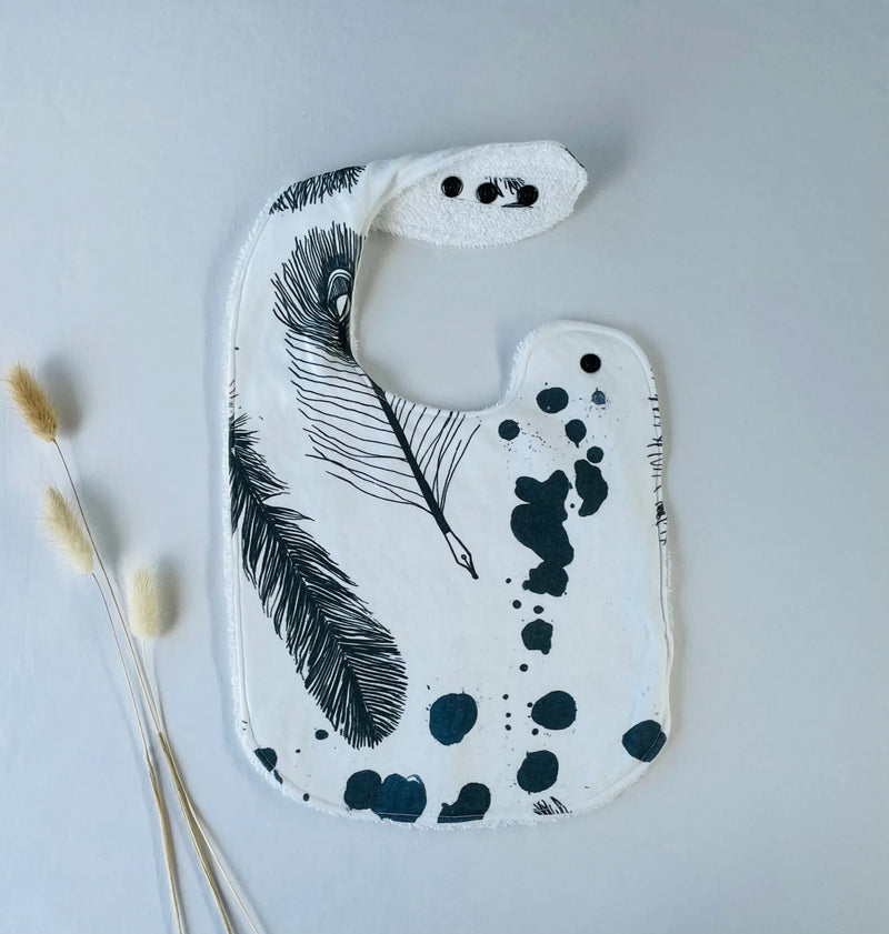 LITTLE WARRIOR & CO ORGANIC COTTON FEEDING BIB-MONOCHROME FEATHERS